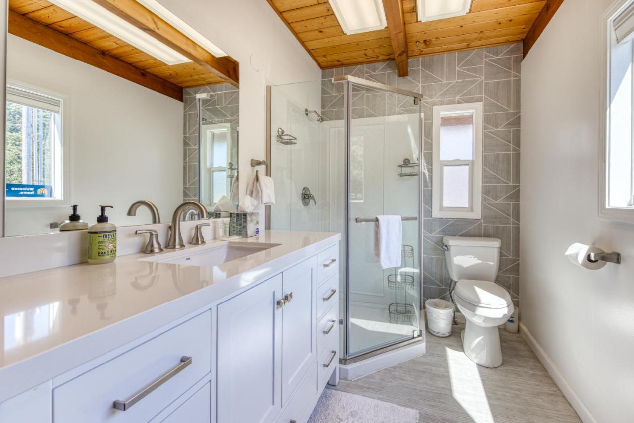 Grove'S Bayview Villa Rockaway Beach Exterior photo